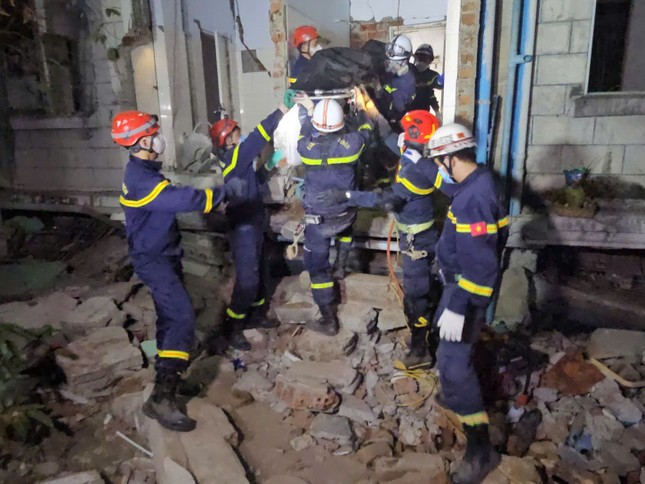 Bộ C&ocirc;ng an Việt Nam trao hơn 3 tấn h&agrave;ng cứu trợ cho động đất Myanmar - Ảnh 3.