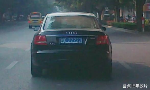 Siêu xe Audi gửi ở bãi đậu xe suốt hơn 10 năm, mất hơn 1,2 tỷ đồng tiền phí nhưng “chủ không đến trả”: Biết được lý do, quản lý bãi đỗ xe tuyên bố "1 đồng cũng không lấy” - Ảnh 2.