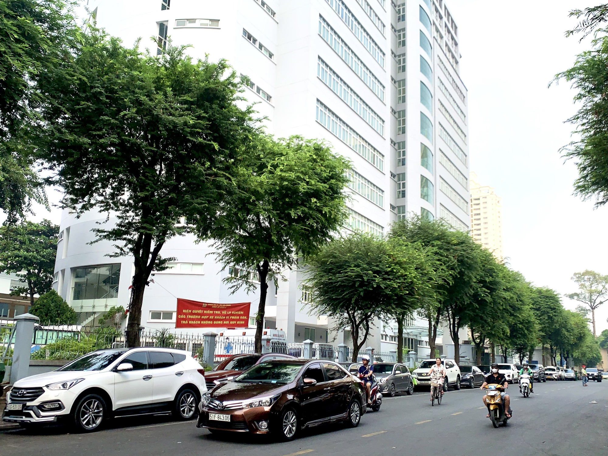 Sở GTCC TP HCM tăng cường giao th&ocirc;ng dịp lễ 30 - 4 đảm bảo an to&agrave;n - Ảnh 1.