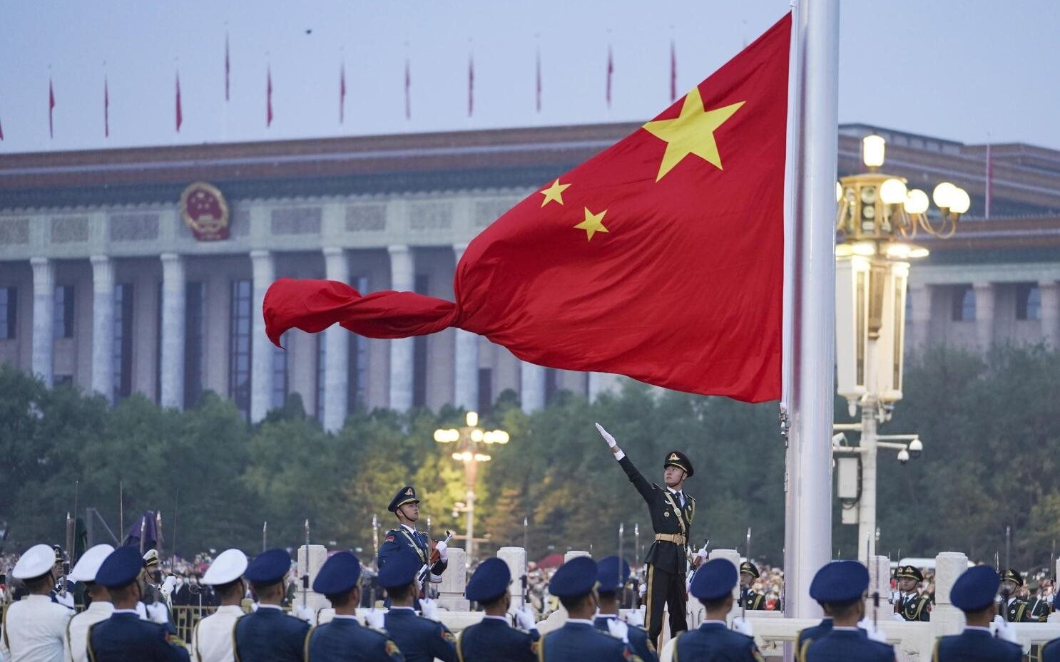 Nợ quốc gia bằng 125% GDP, Chính phủ Hoa Kỳ “sẽ gặp khó khăn hơn trong việc trả nợ” - Ảnh 1.