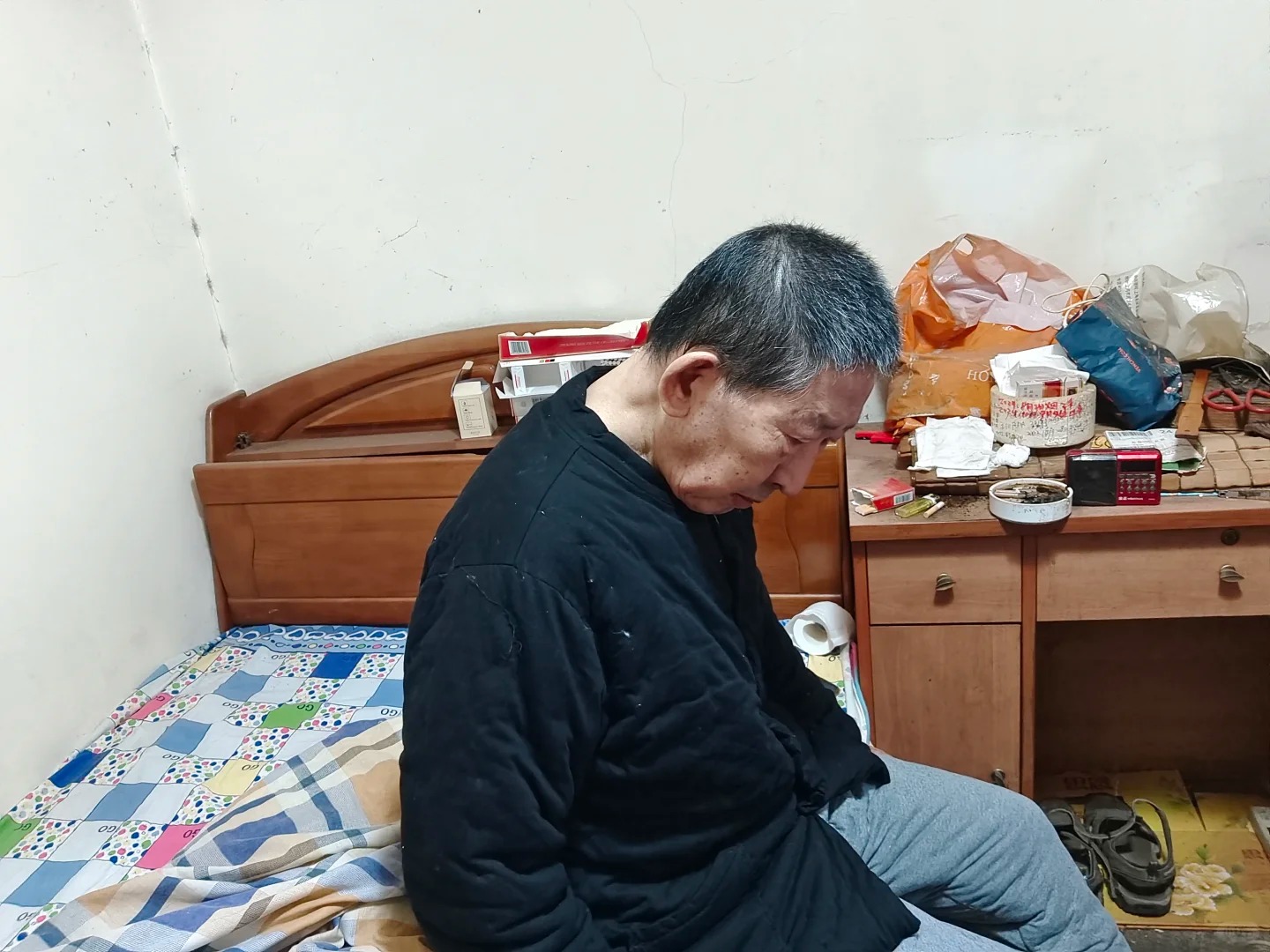 Chị gi&uacute;p việc bỗng gi&agrave;u l&ecirc;n ch&oacute;ng v&aacute;nh sau khi bố chồng đột ngột qua đời, ch&uacute;ng t&ocirc;i suy sụp khi biết sự thật- Ảnh 1.