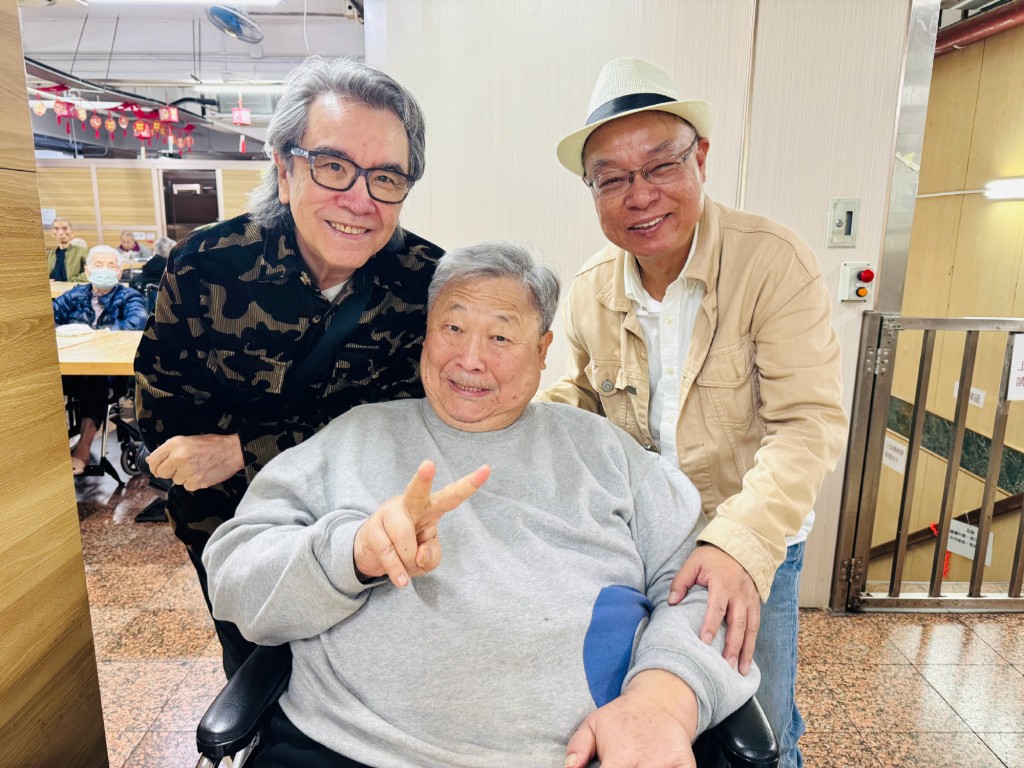 “Thanh xuân của khán giả Việt” tiều tụy, cô đơn, bị tình trẻ kém 30 tuổi bỏ rơi - Ảnh 5. “Thanh xuân của khán giả Việt” tiều tụy, cô đơn, bị tình trẻ kém 30 tuổi bỏ rơi - Ảnh 5.