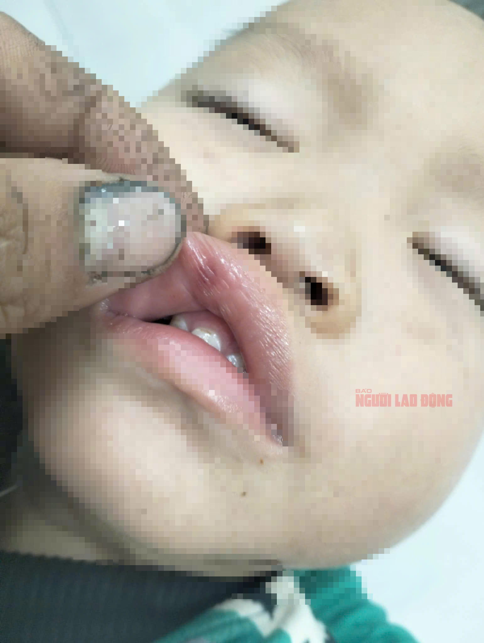 Bảo mẫu ở Quảng Nam bạo hành trẻ em: Camera vô tình tiết lộ sự thật - Ảnh 1. Bảo mẫu ở Quảng Nam bạo hành trẻ em: Camera vô tình tiết lộ sự thật - Ảnh 1.