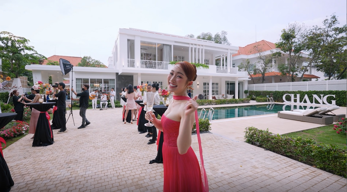 Mỹ nam Vbiz sở hữu biệt thự 1600m2, hệ sinh thái nghìn tỷ, đã đẹp trai còn diễn siêu đỉnh - Ảnh 8.