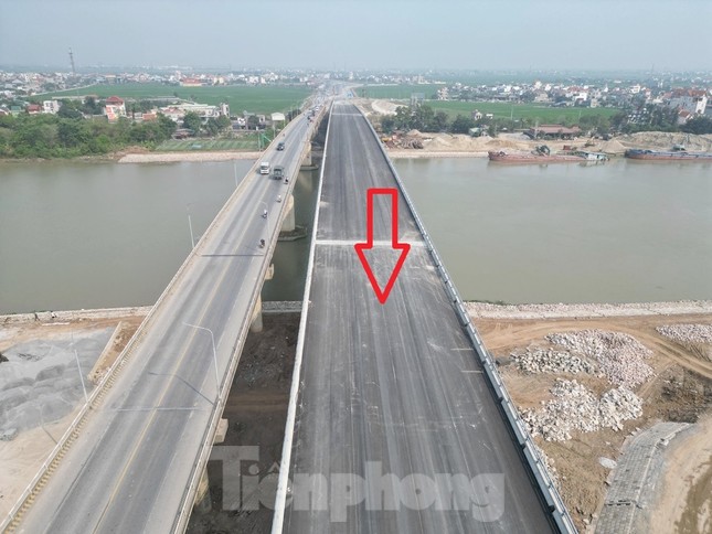 Hình hài cầu Lạc Quần mới trên tuyến đường 6 . 400 Tỷ ở Nam Định - Ảnh 4.