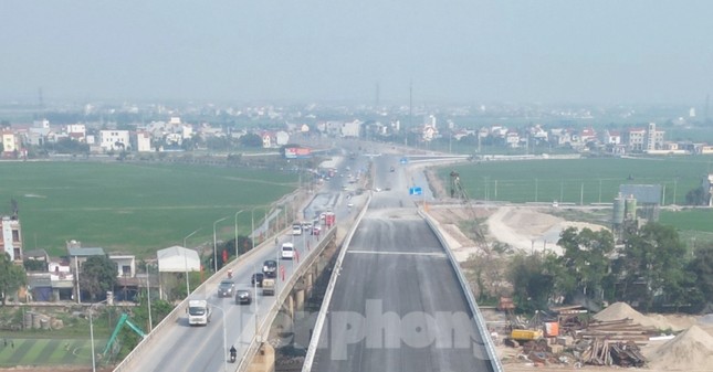 Hình hài cầu Lạc Quần mới trên tuyến đường 6 . 400 Tỷ ở Nam Định - Ảnh 5.