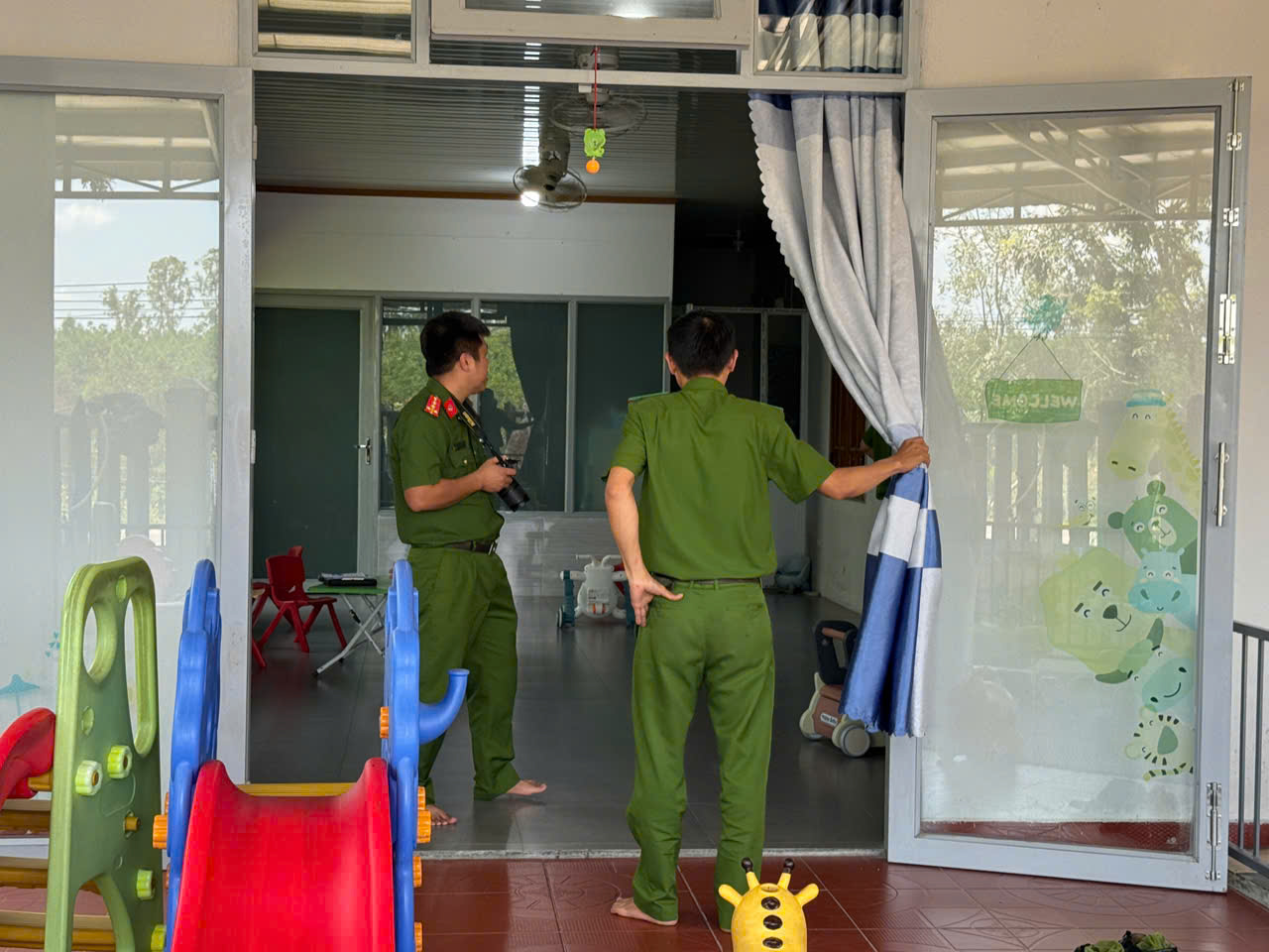 Lộ clip giáo viên bạo hành trẻ em tại Quảng Nam gây phẫn nộ - Ảnh 2. Lộ clip giáo viên bạo hành trẻ em tại Quảng Nam gây phẫn nộ - Ảnh 2.