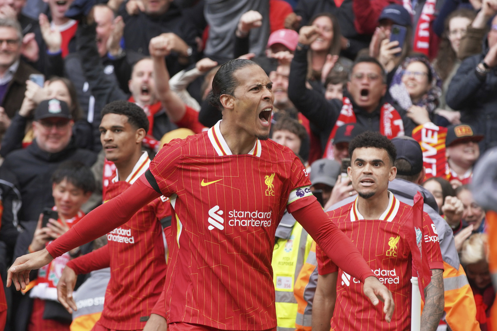 Thắng kịch tính West Ham, Liverpool tiến sát ngôi vương Premier League - Ảnh 3.