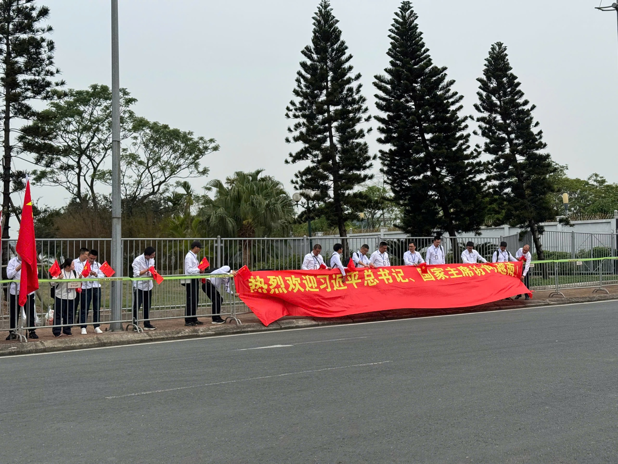 Chủ tịch nước Lương Cường đ&oacute;n Tổng B&iacute; thư, Chủ tịch Trung Quốc Tập Cận B&igrave;nh tại Nội B&agrave;i- Ảnh 5.