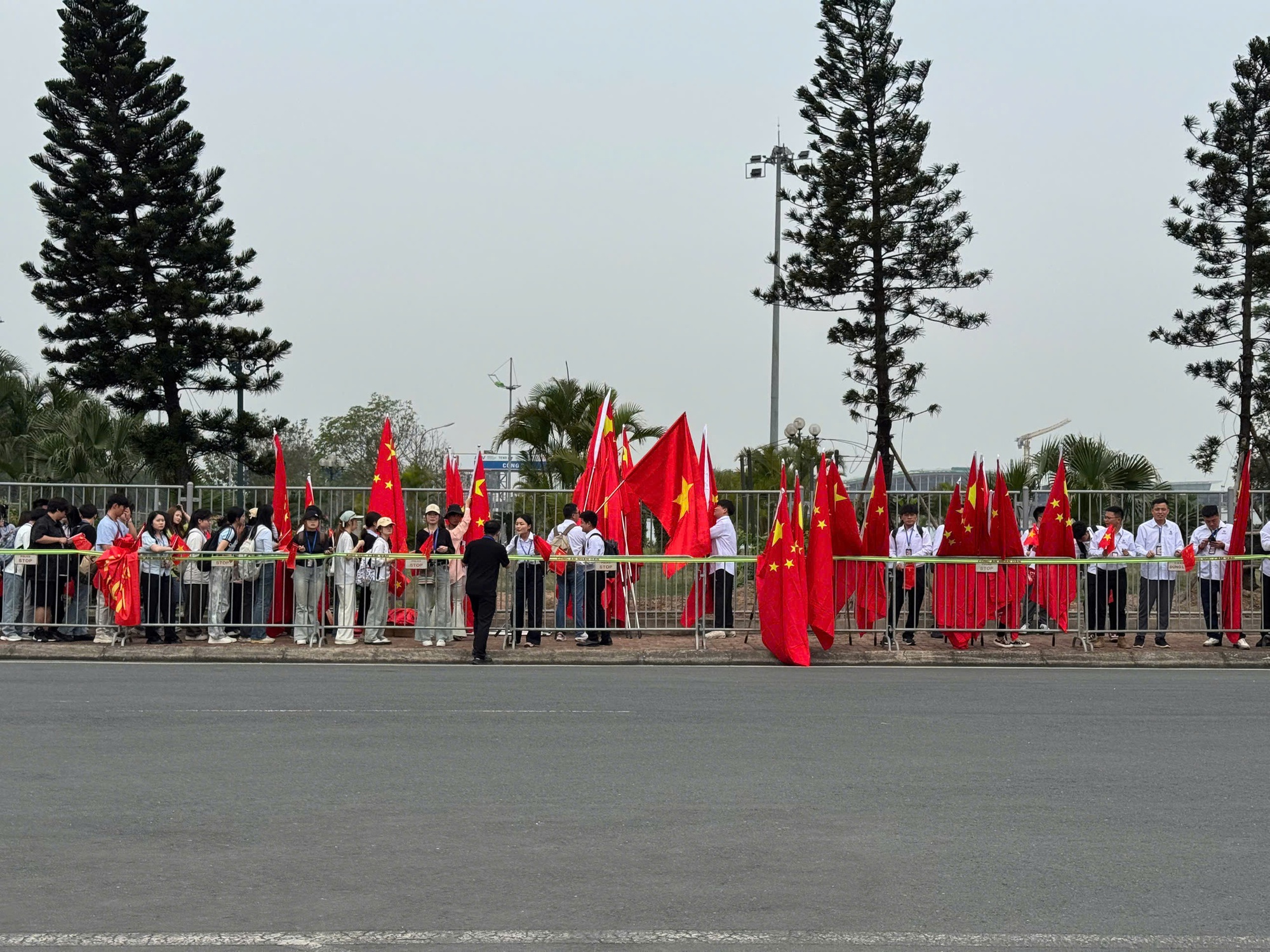 Chủ tịch nước Lương Cường đ&oacute;n Tổng B&iacute; thư, Chủ tịch Trung Quốc Tập Cận B&igrave;nh tại Nội B&agrave;i- Ảnh 4.