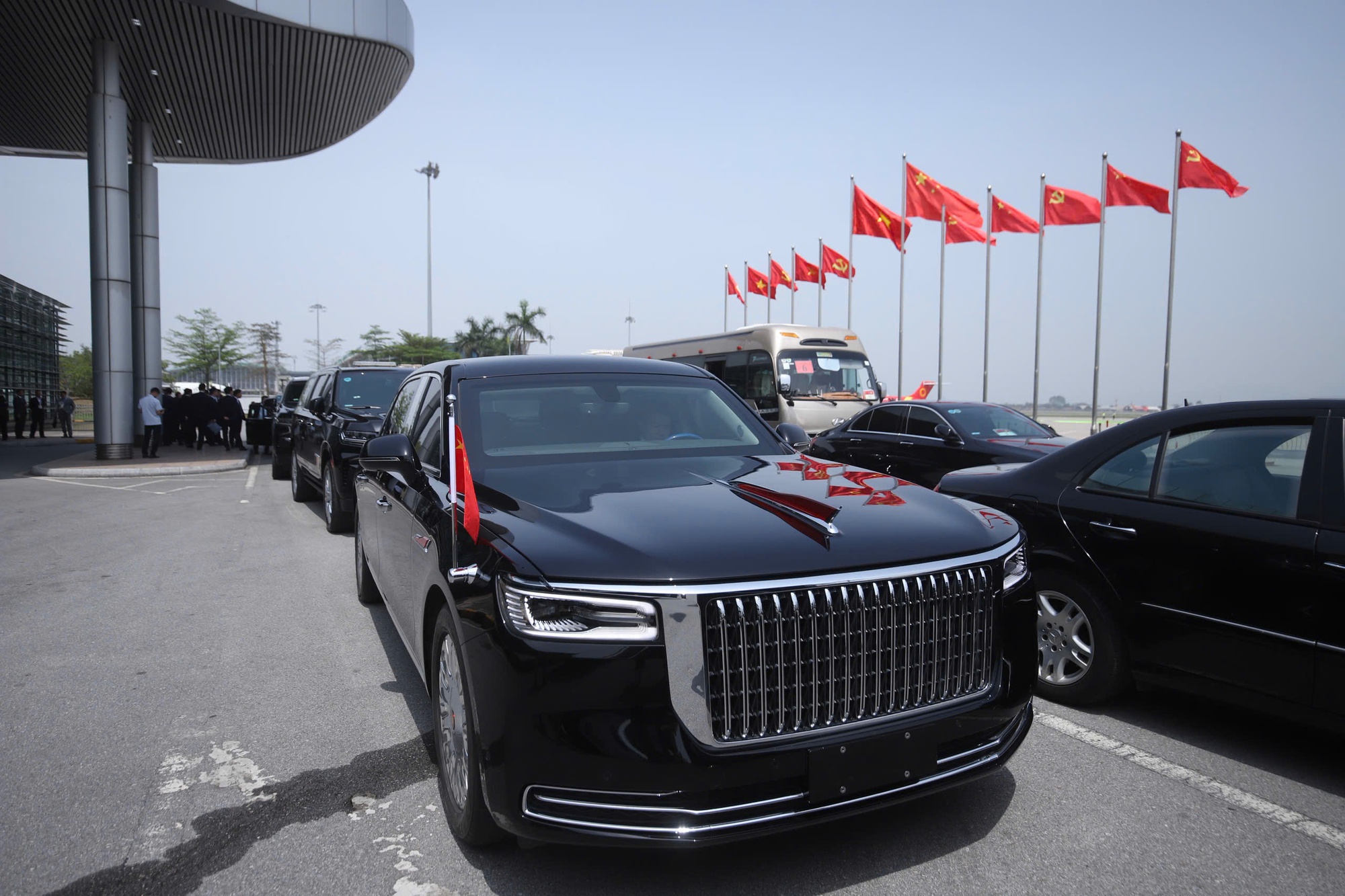 Chủ tịch nước Lương Cường đ&oacute;n Tổng B&iacute; thư, Chủ tịch Trung Quốc Tập Cận B&igrave;nh tại Nội B&agrave;i- Ảnh 2.