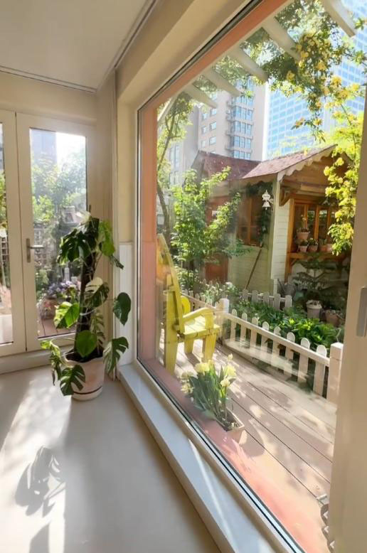 Cô gái 30 tuổi độc thân, sống một mình với khu vườn có 40.000 bông hồng- Ảnh 8. Cô gái 30 tuổi độc thân, sống một mình với khu vườn có 40.000 bông hồng- Ảnh 8.