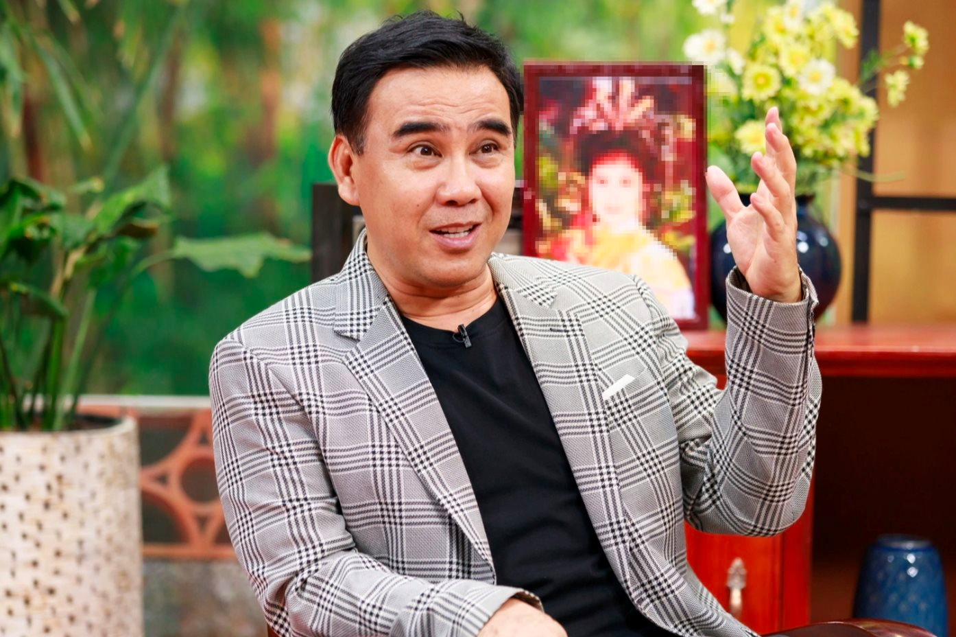 Hết bị "tố" bội tín, lại bị hỏi về vụ sữa giả: MC Quyền Linh lên tiếng - Ảnh 2.