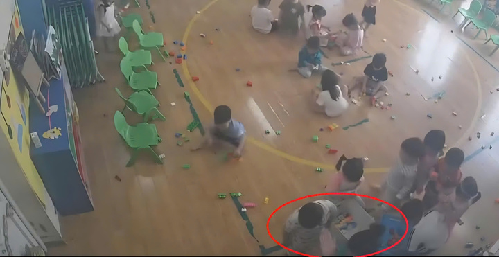 Xác minh vụ giáo viên mầm non bạo hành trẻ em ở Bắc Ninh - Ảnh 1.