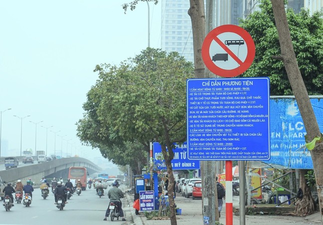 ' Tối hậu thư ' xử l&yacute; bất cập đ&egrave;n t&iacute;n hiệu giao th&ocirc;ng v&agrave; biển b&aacute;o đường bộ - Ảnh 1.