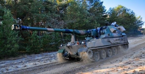 Thiệt hại kh&ocirc;ng tưởng với ph&aacute;o tự h&agrave;nh Krab tại Ukraine - Ảnh 6.