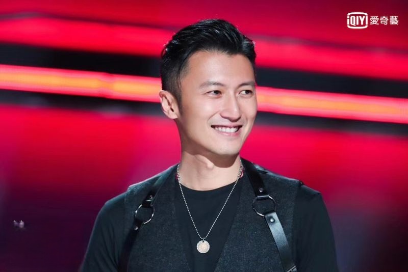 Quý tử Tạ Đình Phong năm nào cũng nhận quà xa xỉ nhưng không thấy mặt bố vì điều kiện thừa kế kỳ lạ?- Ảnh 4. Quý tử Tạ Đình Phong năm nào cũng nhận quà xa xỉ nhưng không thấy mặt bố vì điều kiện thừa kế kỳ lạ?- Ảnh 4.