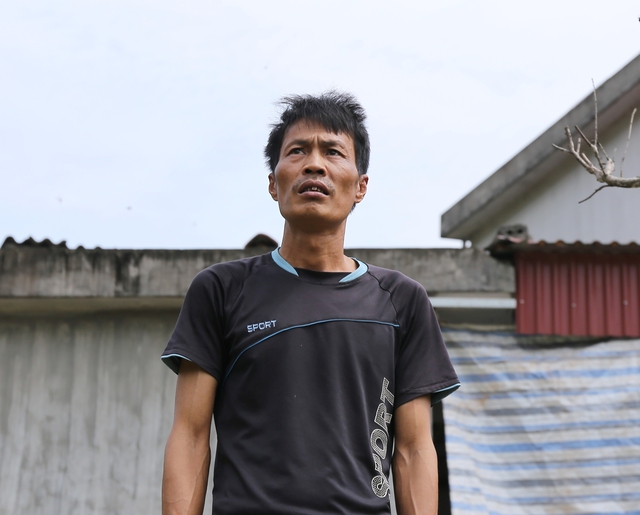 Người dân Ba Sao hợp sức dập cháy rừng dữ dội - Ảnh 8.