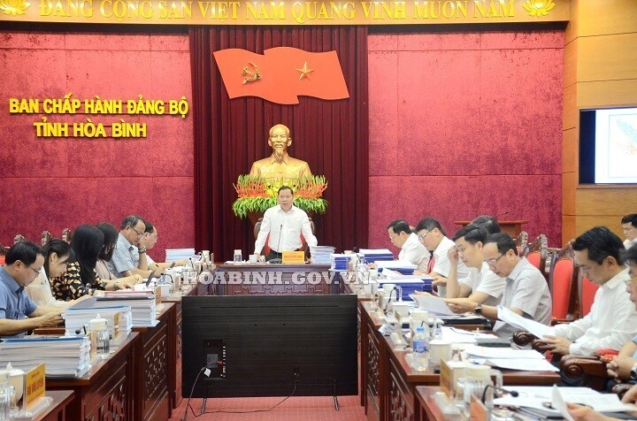 Tỉnh Hòa Bình sáp nhập tỉnh giảm 70 % đơn vị hành chính cấp xã - Ảnh 1.