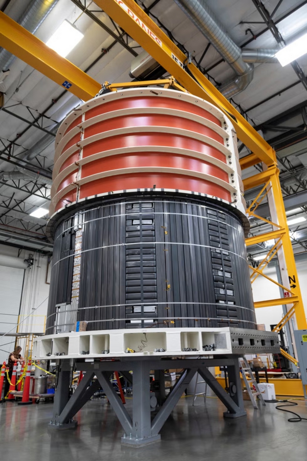 Central Solenoid "Quái vật 1000 tấn" trong lò hạt nhân lớn nhất hành tinh: Có thể nhấc bổng tàu sân bay nặng 90.700 tấn! - Ảnh 2. Central Solenoid "Quái vật 1000 tấn" trong lò hạt nhân lớn nhất hành tinh: Có thể nhấc bổng tàu sân bay nặng 90.700 tấn! - Ảnh 2.