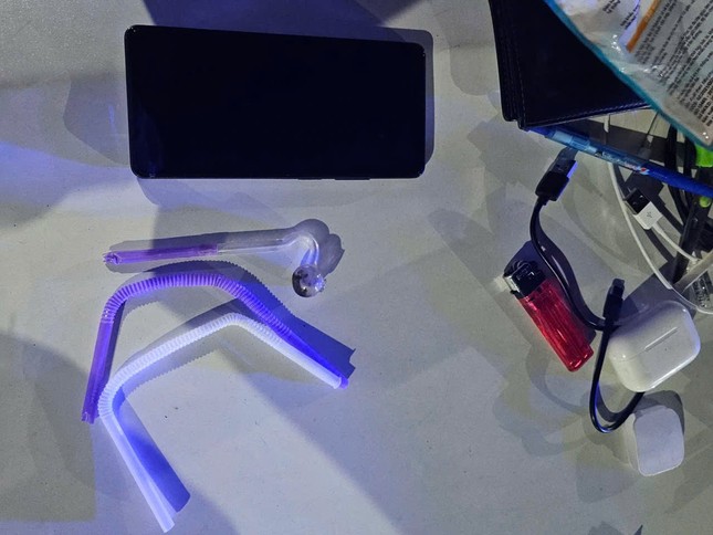 CSGT phát hiện tài xế xe khách uống bia , lái xe tải sử dụng ma túy đá - Ảnh 3.