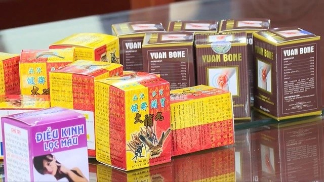 Vụ sản xuất thuốc giả quy mô lớn: Phát hiện thành phần cấm trong thuốc đông y - Ảnh 2.