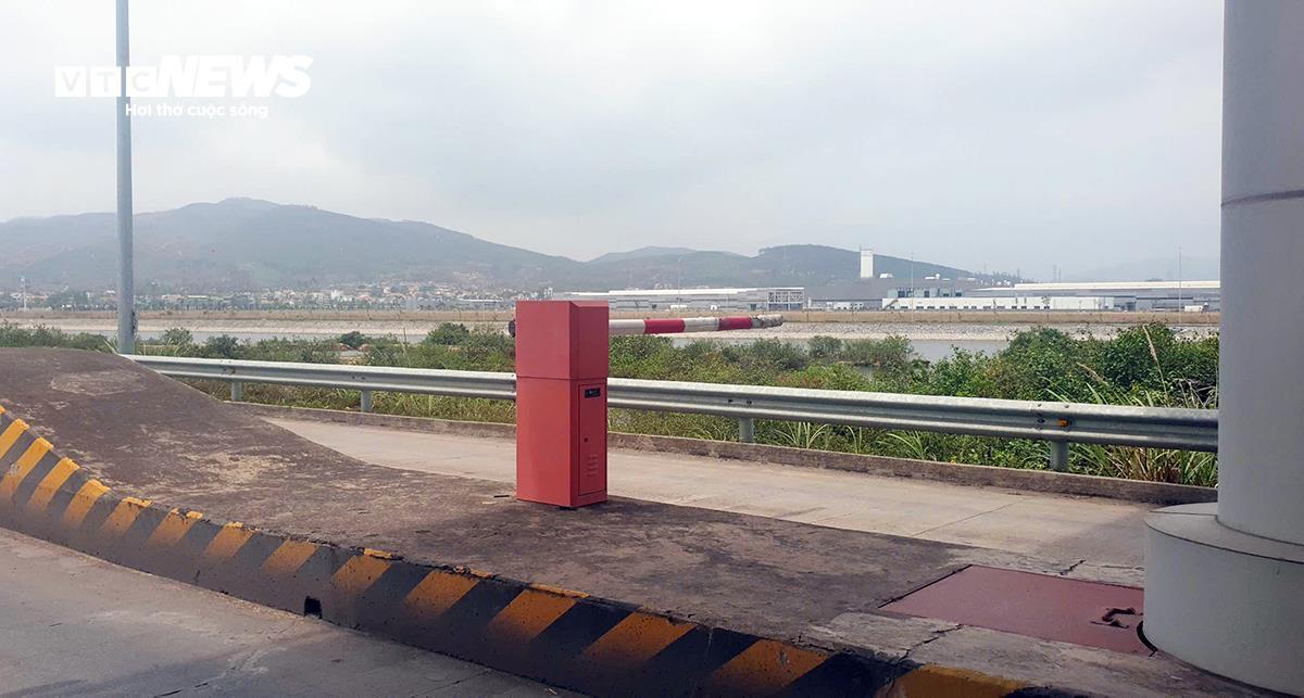 Hiện trường vụ án ma túy Quảng Ninh: Ô tô chứa súng , lựu đạn bị bỏ lại - Ảnh 16.