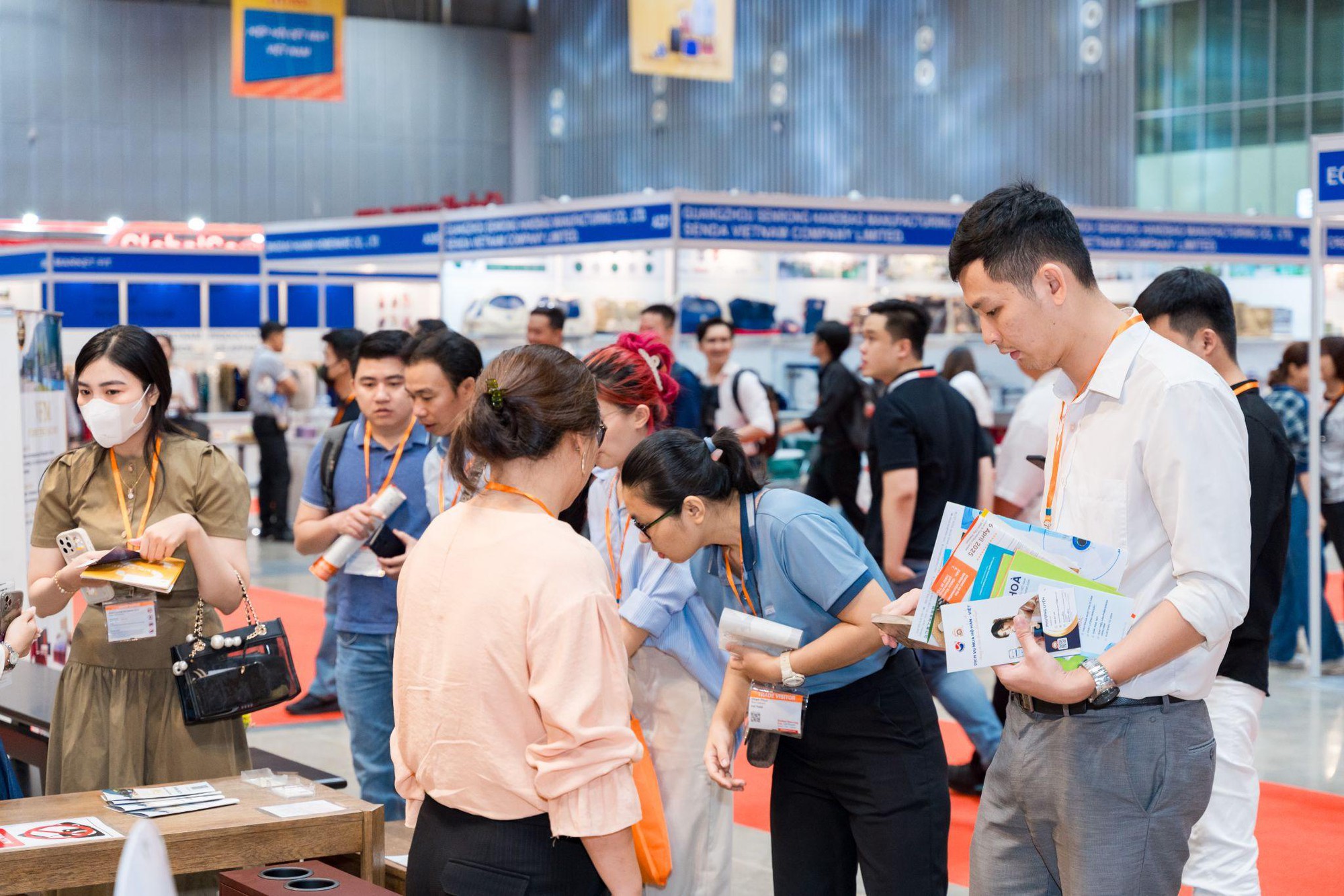 Gặp gỡ đối t&aacute;c kinh doanh tiềm năng từ Việt Nam & Ch&acirc;u &Aacute; tại triển l&atilde;m Global Sourcing Fair Việt Nam 2025 - Ảnh 2.