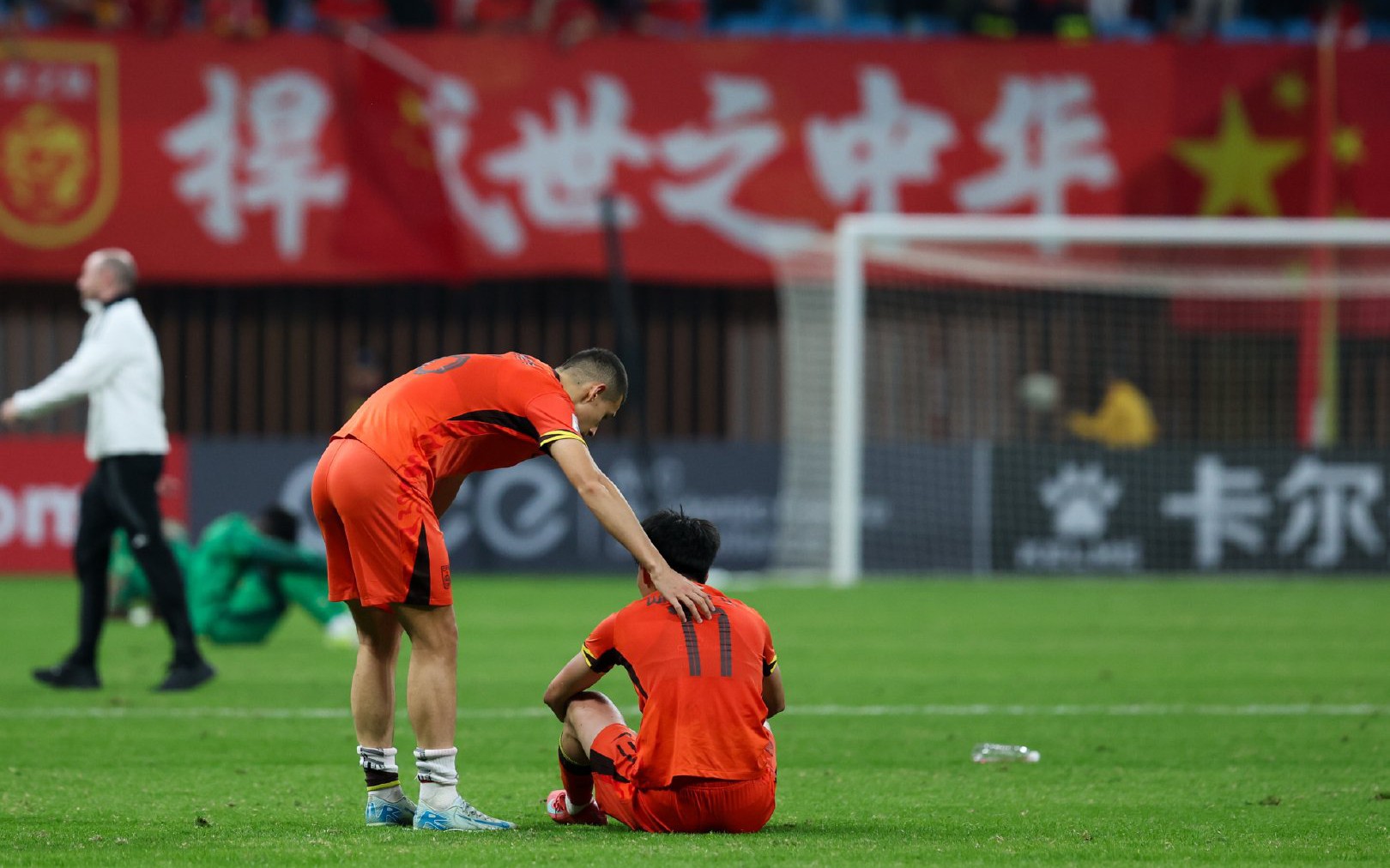 Tuyển Trung Quốc và Thái Lan sẽ cùng gục ngã, nguy cơ lớn bị “đá bay” khỏi giải châu Á? - Ảnh 3.