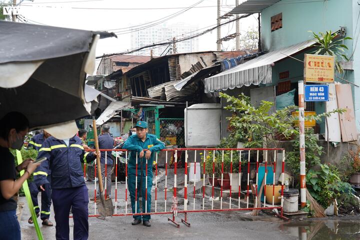 Nạn nhân bàng hoàng kể thời khắc cháy nhà Quận 8 khiến 3 người chết - Ảnh 1.