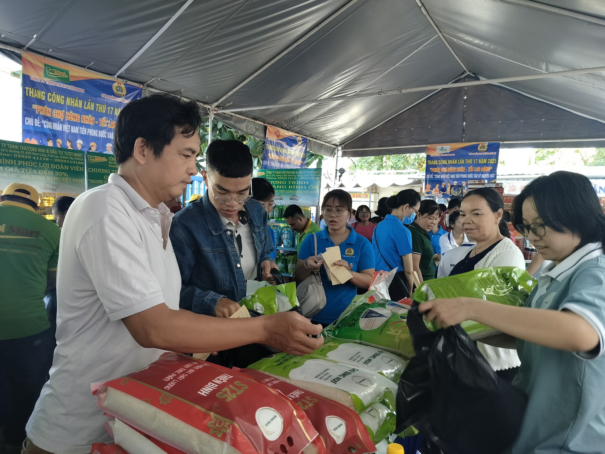 Một c&ocirc;ng ty ở TP HCM tặng 993 chỉ v&agrave;ng cho c&ocirc;ng nh&acirc;n- Ảnh 5.