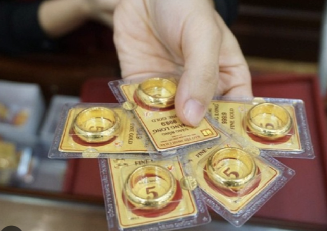 Vay 35 triệu của chị gái nhưng bị đòi 7 chỉ vàng giữa lúc giá lập đỉnh, cô gái có cách xử lý quá hay- Ảnh 3.