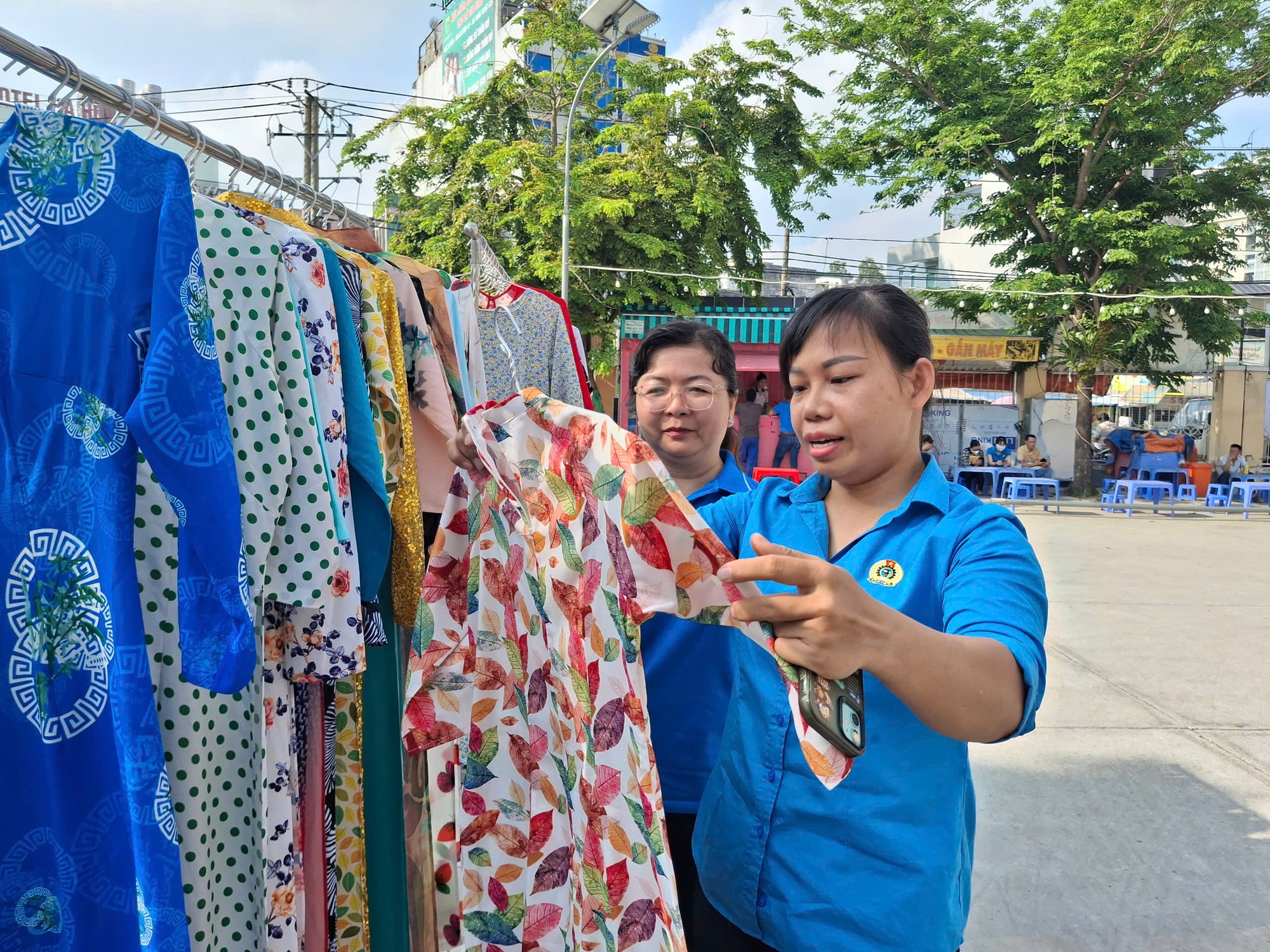 Một c&ocirc;ng ty ở TP HCM tặng 993 chỉ v&agrave;ng cho c&ocirc;ng nh&acirc;n- Ảnh 4.