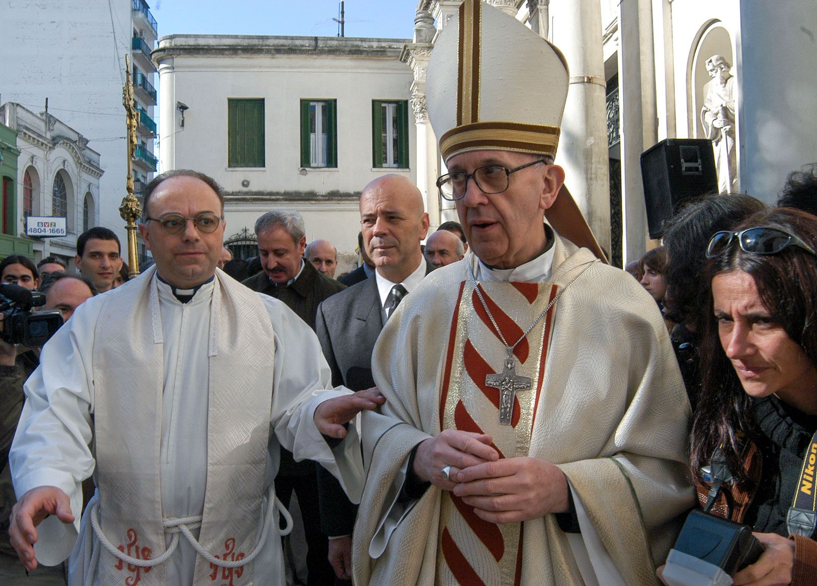 Nhìn lại cuộc đời của Giáo hoàng Francis qua ảnh: Những khoảnh khắc khiến thế giới không bao giờ quên- Ảnh 4.
