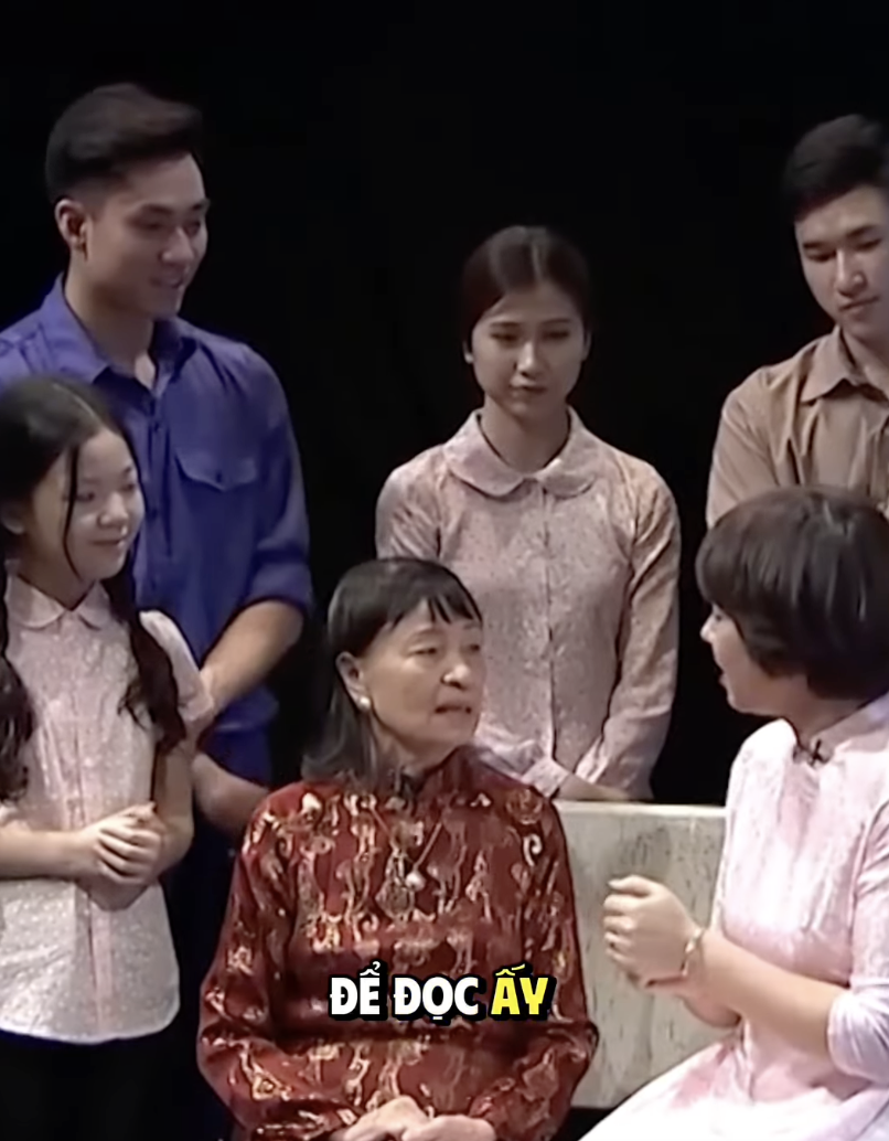 Giọng đọc huyền thoại tái hiện lại bản tin chiến thắng ngày 30/4, MC Diễm Quỳnh vỡ òa xúc động- Ảnh 1.