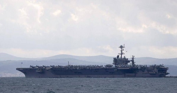 Th&ecirc;m một m&aacute;y bay chiến đấu Mỹ rơi xuống biển từ t&agrave;u s&acirc;n bay - Ảnh 2.