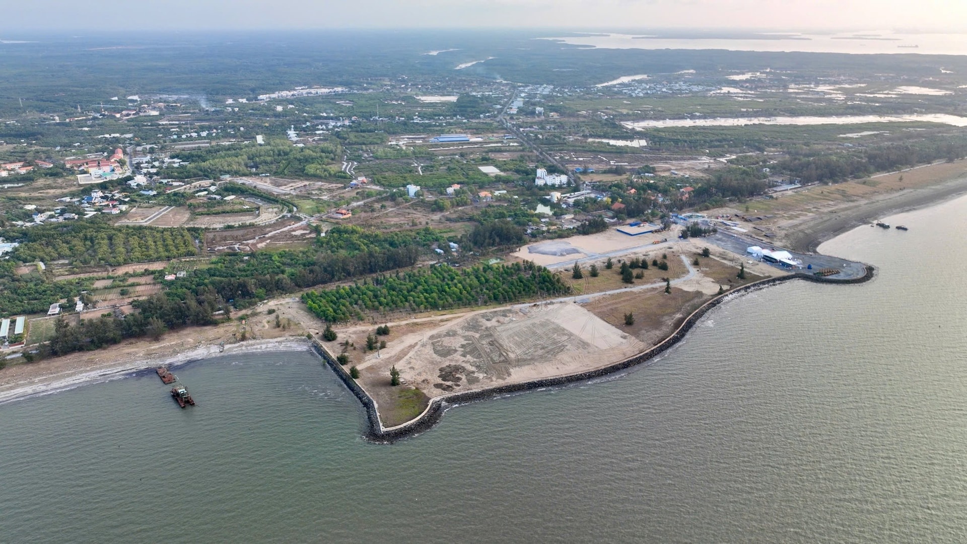 Việt Nam chuẩn bị có một công trình nghệ thuật lớn nhất Đông Nam Á, tọa lạc giữa biển khơi với kiến trúc độc bản - Ảnh 1.