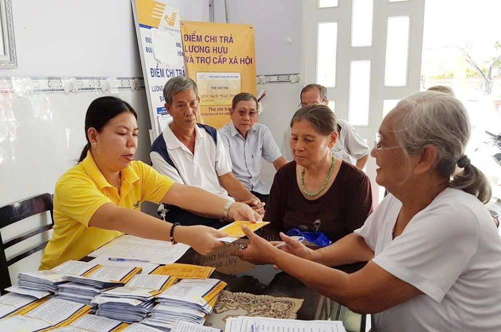 Bộ Nội vụ nói gì về kiến nghị điều chỉnh lương hưu cho người nghỉ hưu sớm?- Ảnh 1.