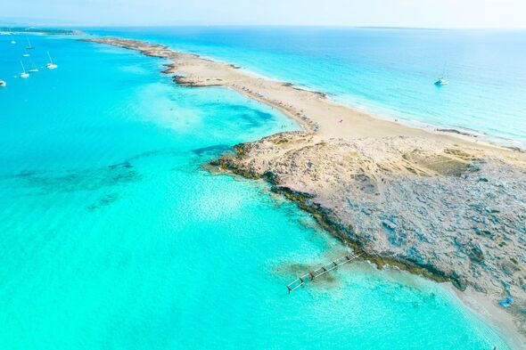 Th&agrave;nh phố b&atilde;i biển tuyệt đẹp nhưng c&oacute; gi&aacute; rẻ nhất ch&acirc;u &Acirc;u  - Ảnh 4.