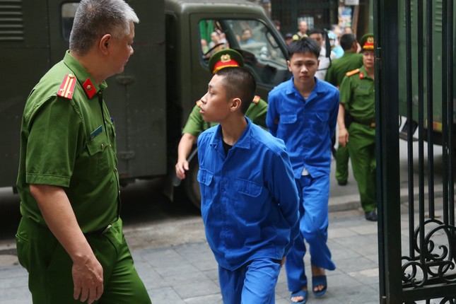 Dẫn giải 24 ' quái xế ' đua xe Gây tai nạn chết người đến tòa án Hà Nội - Ảnh 2.