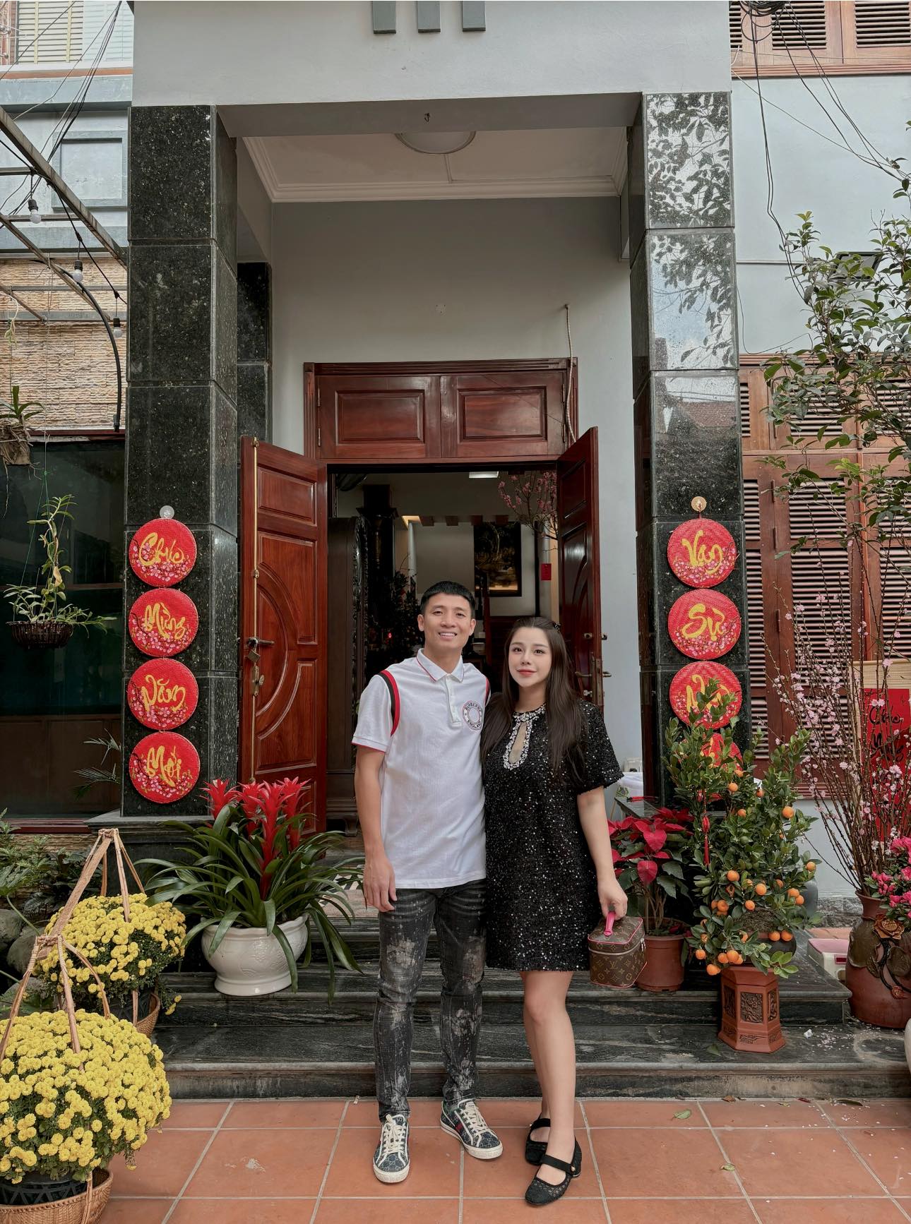 Vợ Bùi Tiến Dũng lộ diện trên bàn sinh em bé, nhan sắc đỉnh của chóp, hạnh phúc viên mãn sau thăng trầm hôn nhân- Ảnh 4.