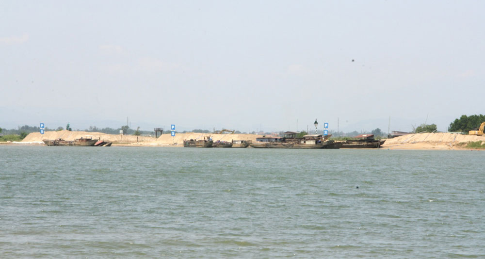 Pháp luật về khai thác cát trái phép trên sông Thạch Hãn: Thực trạng và giải pháp - Ảnh 3.