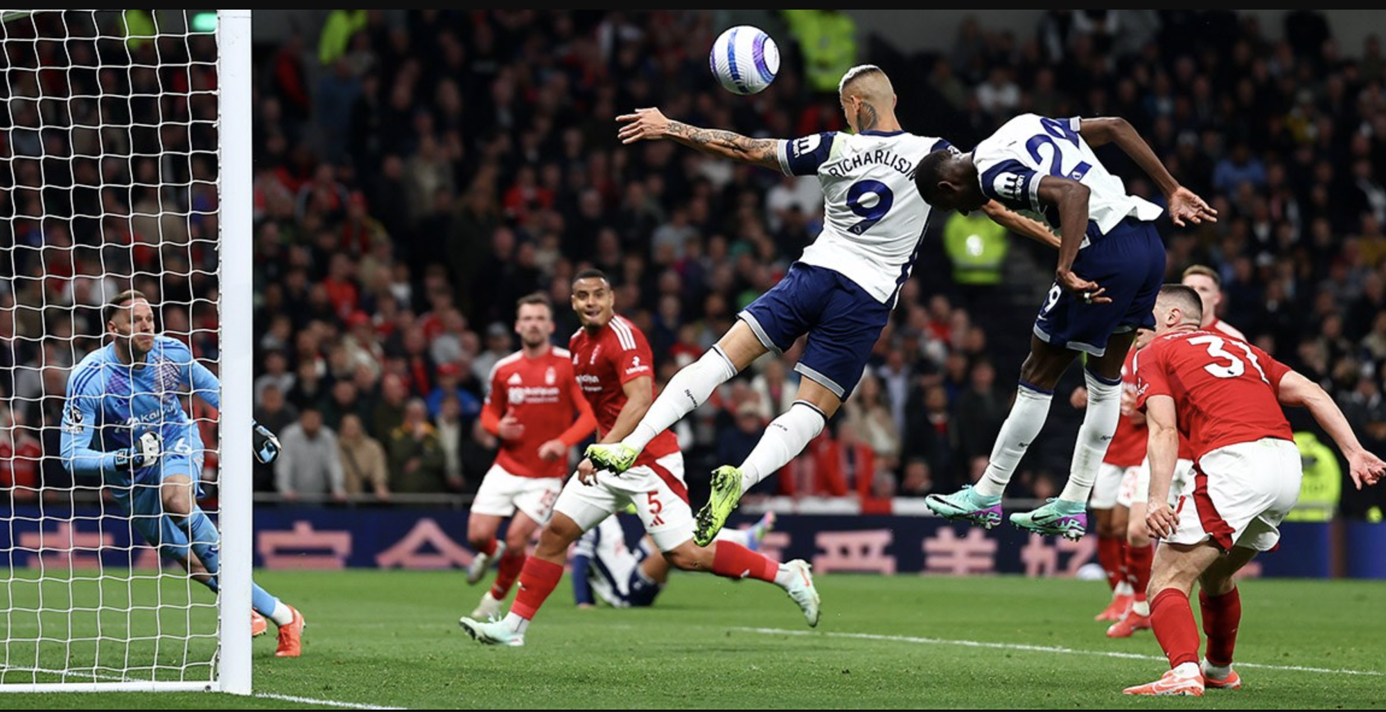 Trắng tay sân nhà, Tottenham may mắn trụ hạng - Ảnh 7.