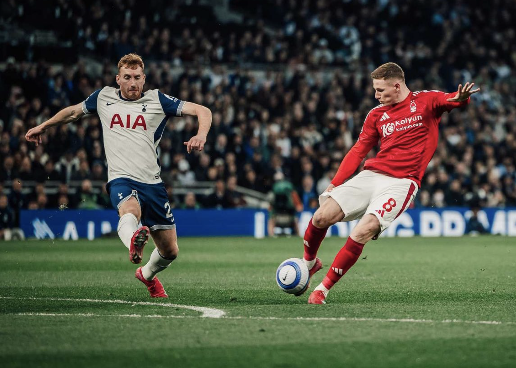 Trắng tay sân nhà, Tottenham may mắn trụ hạng - Ảnh 2.