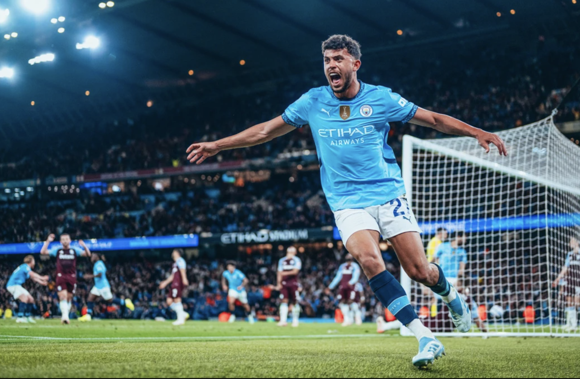 Thắng Aston Villa kịch tính phút bù giờ, Man City vào top 3 Ngoại hạng- Ảnh 3.
