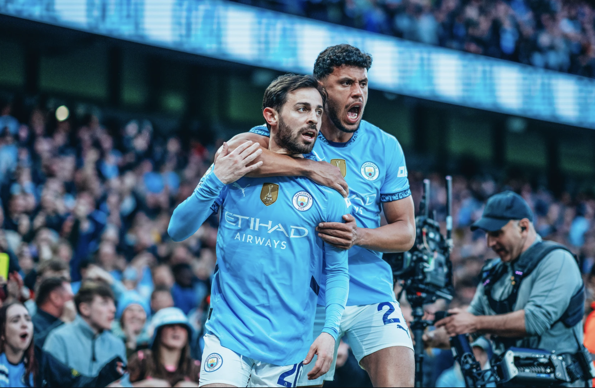 Thắng Aston Villa kịch tính phút bù giờ, Man City vào top 3 Ngoại hạng- Ảnh 1.