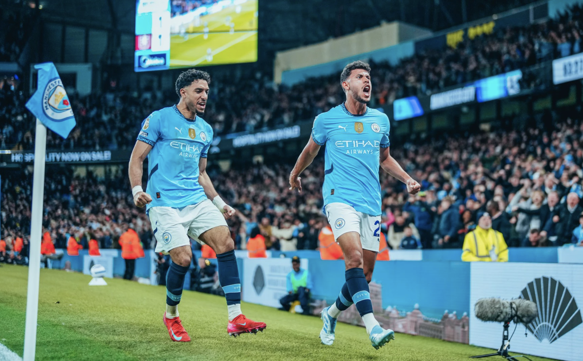 Thắng Aston Villa kịch tính phút bù giờ, Man City vào top 3 Ngoại hạng- Ảnh 4.