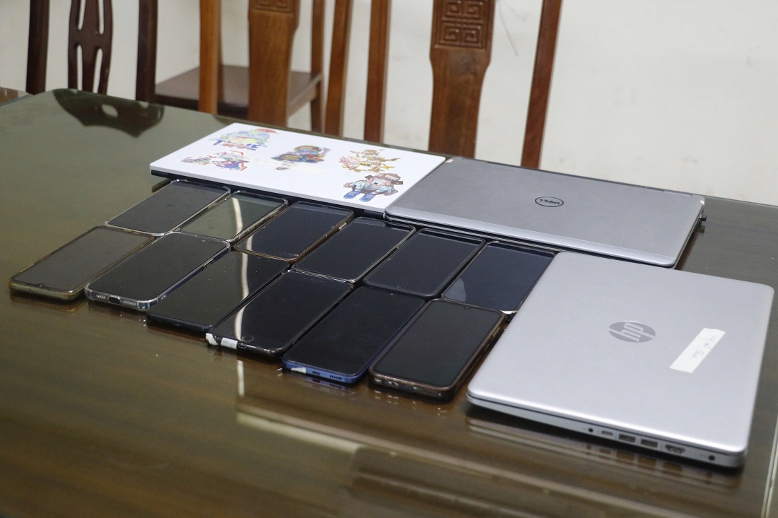 Bắt nhóm rửa tiền và đánh bạc xuyên quốc gia với hơn 500 tỉ đồng - Ảnh 2.