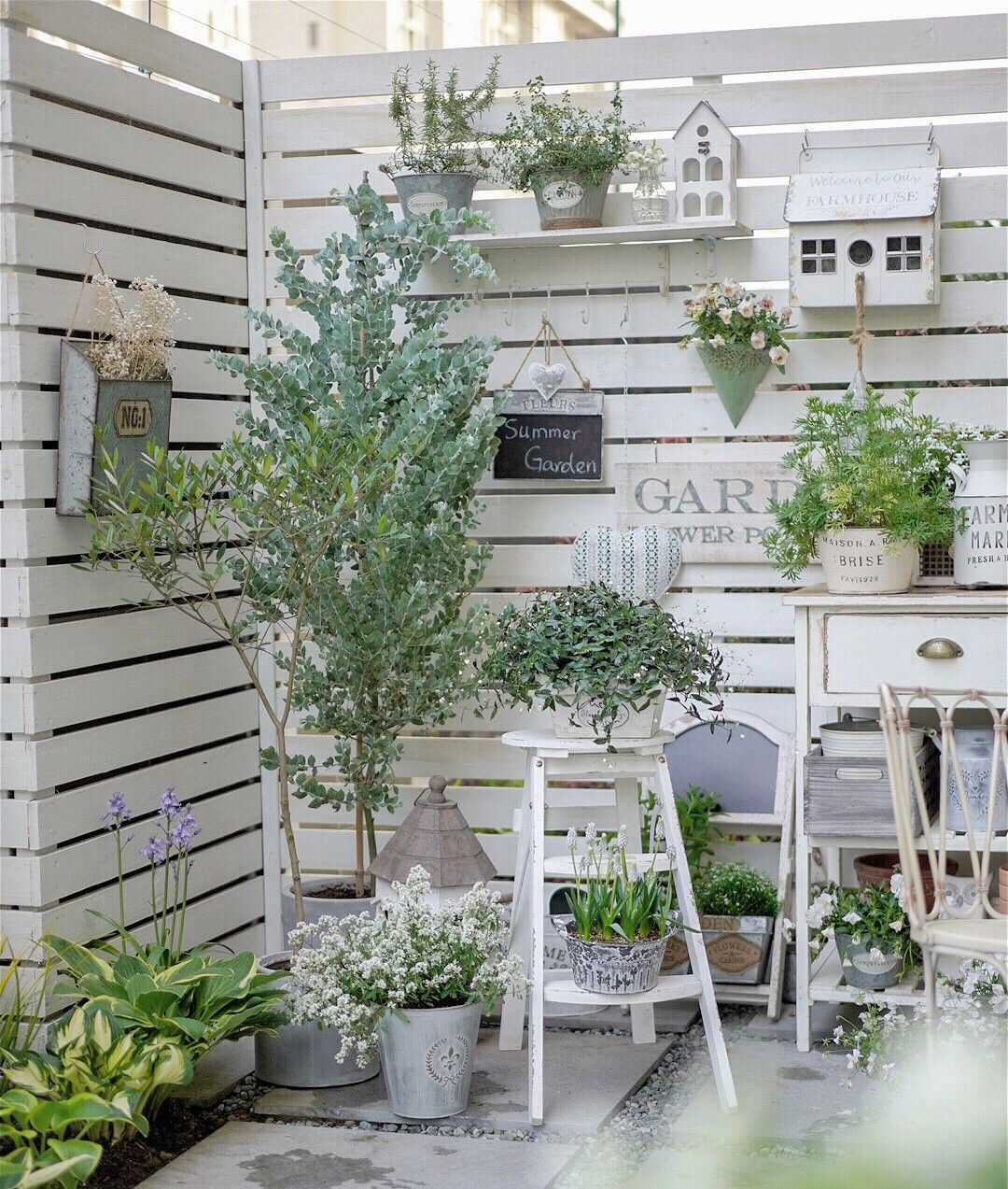 Chỉ vỏn vẹn 20m2 nhưng khu vườn sân thượng của đôi vợ chồng này như 1 "xứ sở thần tiên" thu nhỏ! - Ảnh 14.