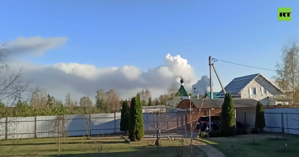 Nga: Ba vụ nổ rung chuyển trung t&acirc;m thương mại gần Điện Kremlin - Ảnh 2.